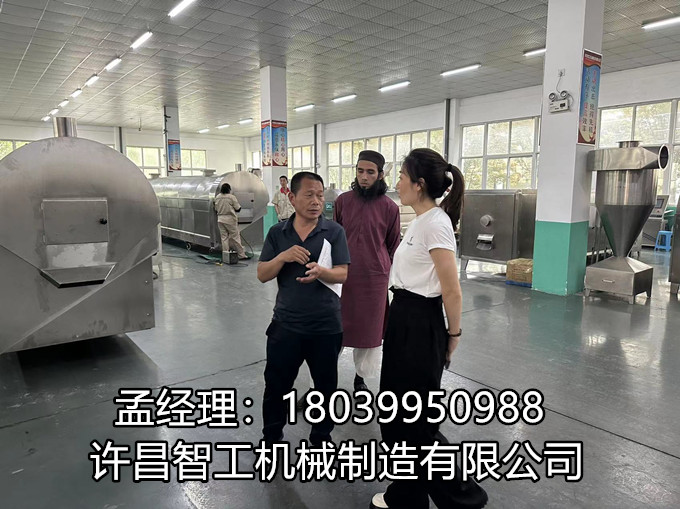 5月19日，阿拉伯客户来厂考察电磁炒货设备，欢迎全球客户来厂试机考察！