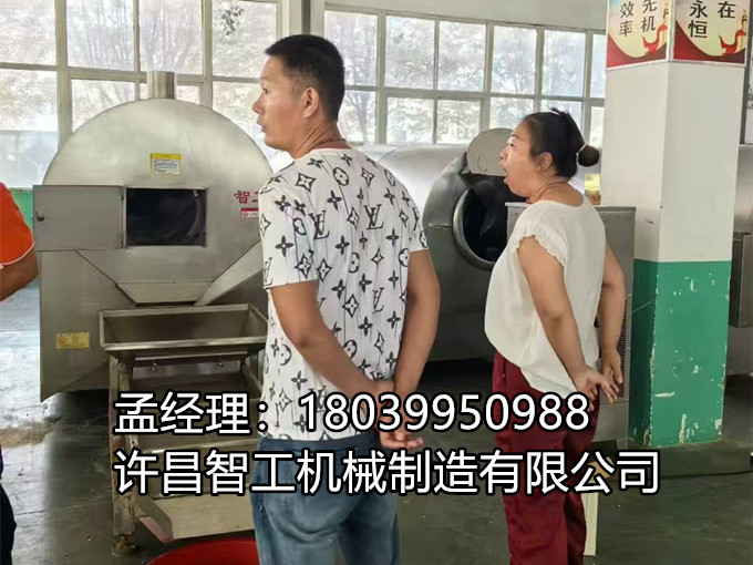 客户试机炒制膨化虾片，共探美味新商机