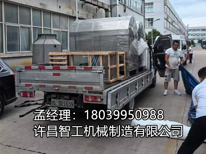 【发货喜讯】 8月14日，两台100斤大容量电磁芝麻炒货设备已整装出发，目的地——河南郑州！