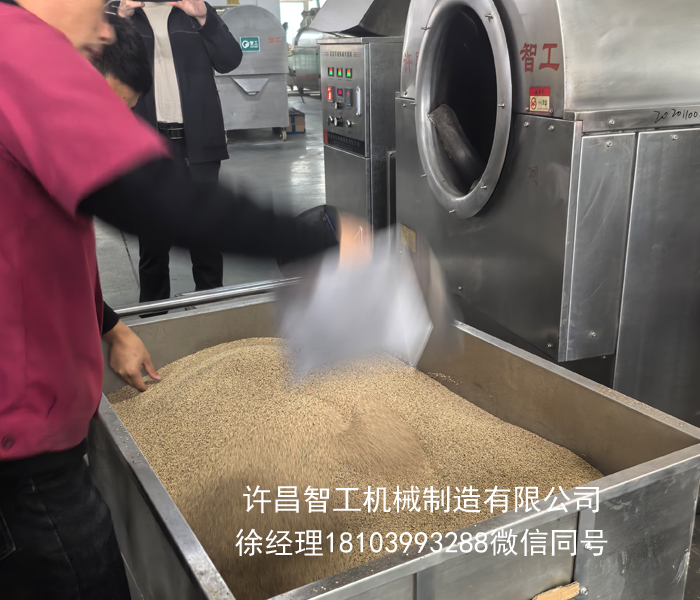 河南平顶山知名香油厂(明轩香油厂)来厂考察试机200斤电磁炒锅