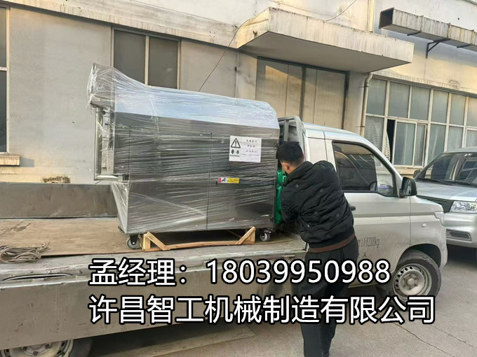 1月6日，河南客户订购的5-10型电磁炒货机，专车直发！