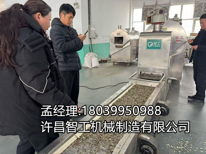 2月4日，河南客户来厂试机！