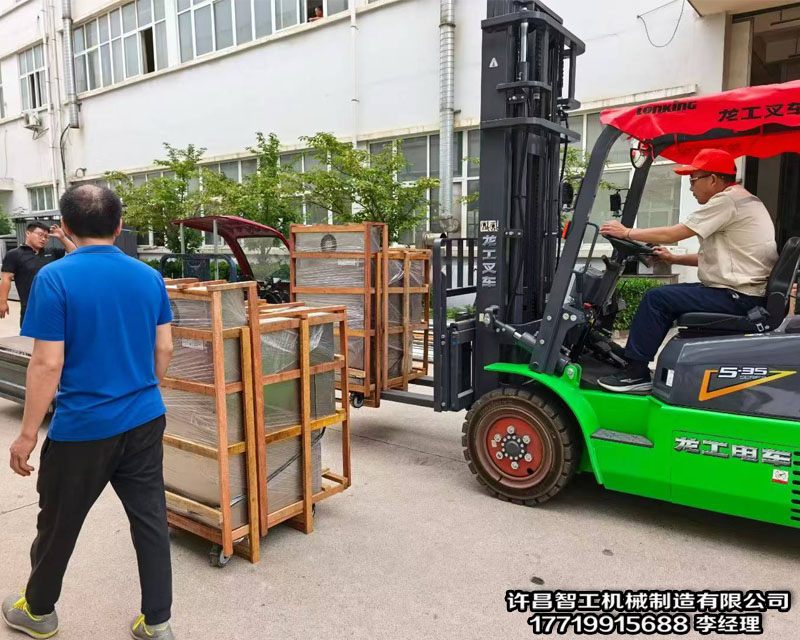 炒货连锁店订购的小型电磁炒货机发货